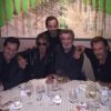 Dernière soirée entre Vieilles canailles pour Johnny Hallyday, Eddy Mitchell et Jacques Dutronc au restaurant de Jean Imbert, L'acajou, à Paris le 10 novembre 2014. À leurs côtés, des amis comme Laurent Gerra et Fred Testot.