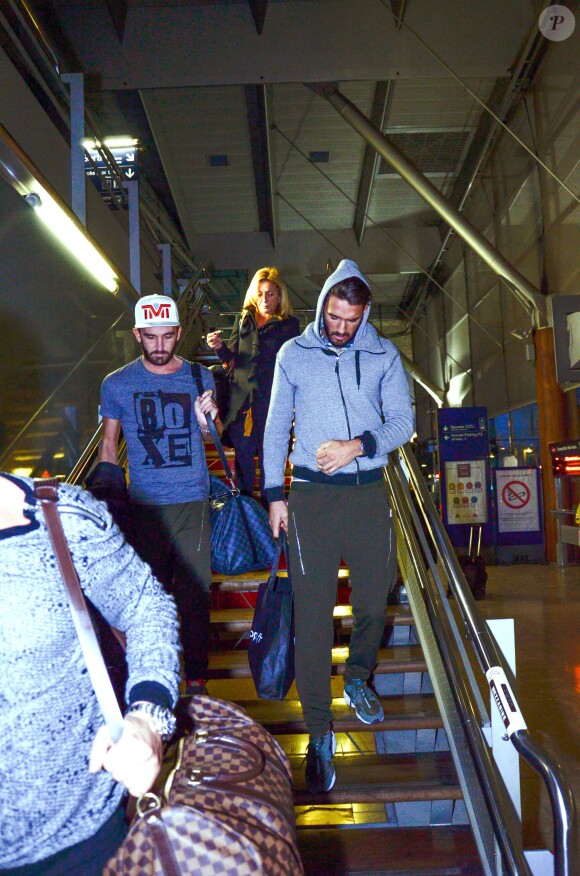 Thomas Vergara, qui est sorti de l'hôpital européen Georges-Pompidou mercredi midi, arrive avec sa mère et deux amis vers 18 heures à la gare d'Aix-en-Provence le 12 novembre 2014.