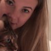 Charlotte Le Bon, des chats et des filles sexy dans la vidéo promo de Clique.TV