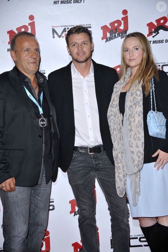 Gareth Wittstock, frère de la princesse Charlene, et sa compagne Roisin Galvin aux NRJ DJ Awards au Grimaldi Forum à Monaco, le 12 novembre 2014. 