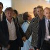 Exclusif - Charlize Theron et Sean Penn quittent Paris via l'aéroport Roissy-Charles-de-Gaulle. Le 10 novembre 2014.