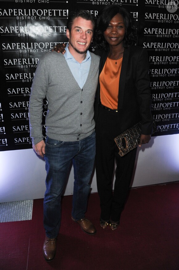 Norbert Tarayre et Kareen Guiock lors de l'inauguration du restaurant "Saperlipopette!" de Norbert Tarayre (Top Chef 3) à Puteaux, le 17 novembre 2014