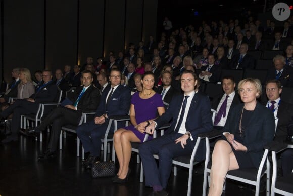 La princesse Victoria et le prince Daniel de Suède arrivent à la cérémonie des "Swedish Business Awards" à Tallinn lors de leur visite officielle en Estonie, le 28 octobre 2014.  Crown Princess Victoria and Prince Daniel arrive to the Swedish Business Awards.28/10/2014 - Tallinn