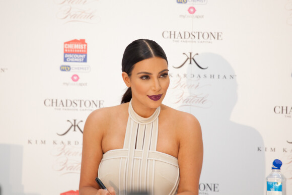 Kim Kardashian prend part à une séance de dédicaces et fête la sortie de son nouveau parfum, Fleur Fatale, au centre commercial Chadstone. Melbourne, le 19 novembre 2014.