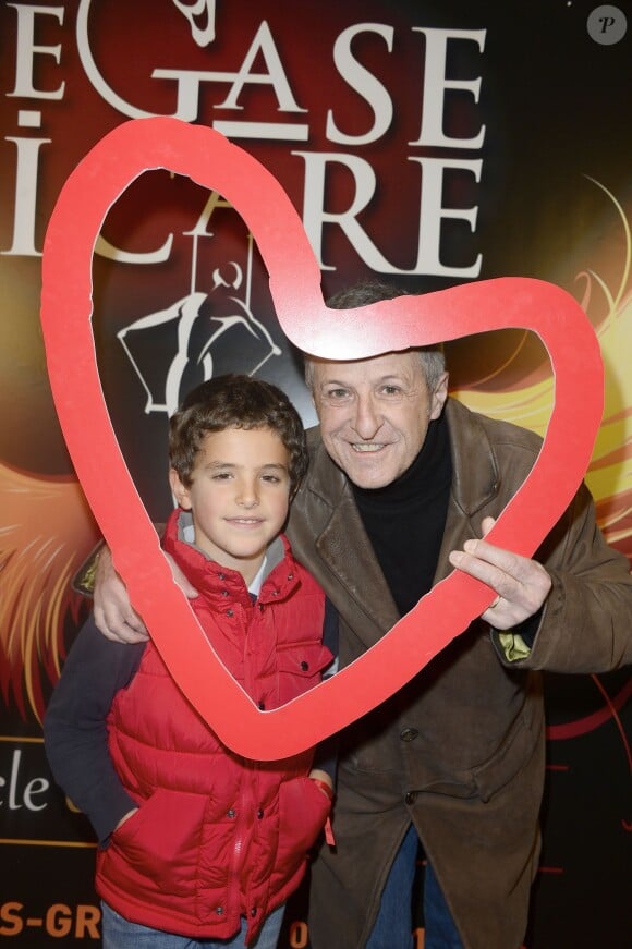 Christian Charmetant et son fils Balthazar lors du gala caritatif à l'occasion de la présentation du spectacle Pégase & Icare du cirque Alexis Gruss au profit de Mécénat Chirurgie Cardiaque à Paris, le 20 novembre 2014