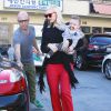 La chanteuse Gwen Stefani sort de son rendez-vous d'acuponcture avec son fils Apollo à Los Angeles, le 21 novembre 2014