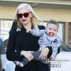 Gwen Stefani sort de son rendez-vous d'acuponcture avec son petit dernier Apollo à Los Angeles, le 21 novembre 2014