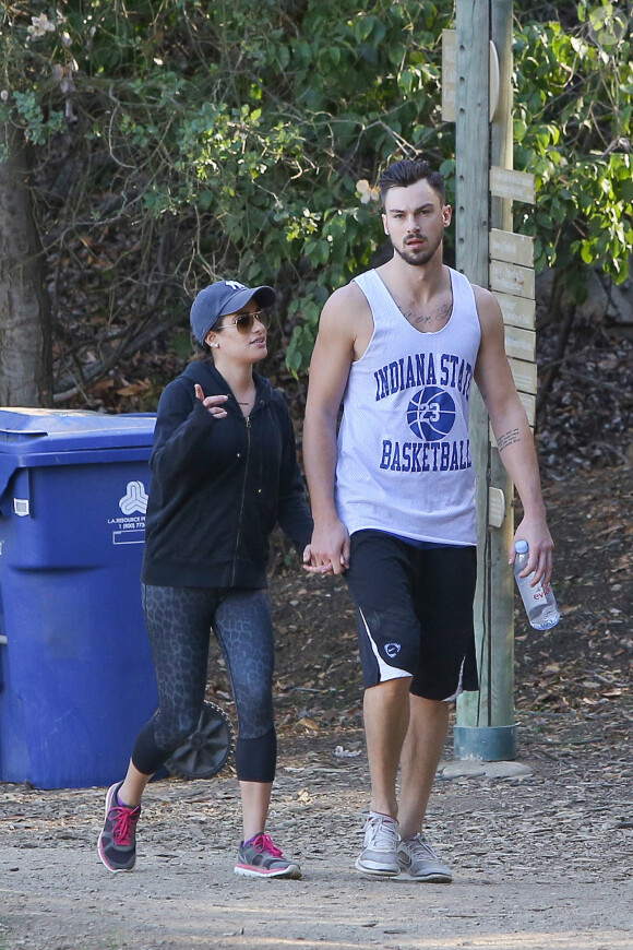 Lea Michele et son petit ami Matthew Paetz font leur séance de sport dans un parc, à Los Angeles, le 22 novembre 2014.