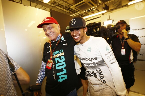 La légende Niki Lauda avec Lewis Hamilton après le titre de champion du monde décroché par à Abou Dhabi, le 23 novembre 2014