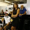 Linda Hamilton, Nicolas Hamilton et Nicole Scherzinger dans le garage de l'écurie Mercedes lors du Grand Prix d'Abou Dhabi, le 23 novembre 2014