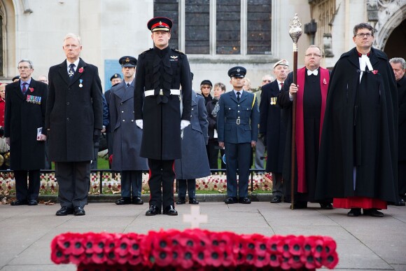 Le prince Harry assiste à la cérémonie du souvenir à l'abbaye de Westminster à Londres, le 6 novembre 2014