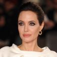 Angelina Jolie - Avant-premi&egrave;re du film "Unbroken" (Invincible) &agrave; Londres, le 25 novembre 2014. 