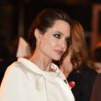  Angelina Jolie (en Ralph &amp; Russo) - Avant-premi&egrave;re du film "Unbroken" (Invincible) &agrave; Londres, le 25 novembre 2014. 