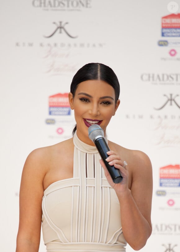 Kim Kardashian fait la promotion de son nouveau parfum "Fleur Fatale" à Melbourne, le 19 novembre 2014.