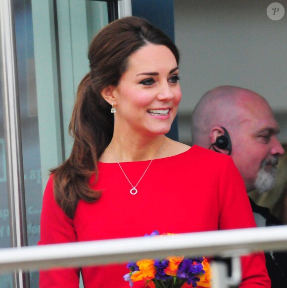 Kate Middleton en visite à Norwich pour lancer une levée de fonds en vue de construire un nouvel hôpital pour enfants de l'organisme East Anglia Children's Hospices, le 25 novembre 2014.