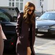Victoria Beckham se promène dans les rues de Londres, à la recherche d'une école pour sa fille Harper, le 5 mars 2013.