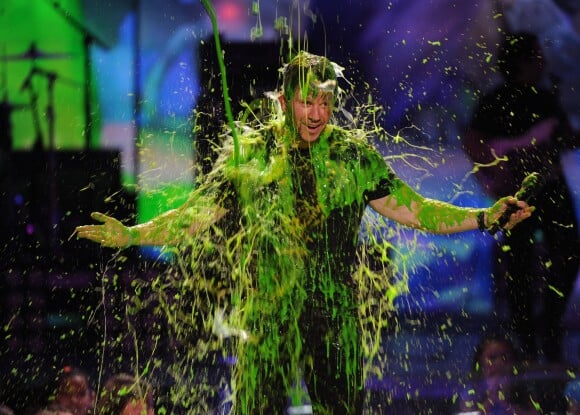 Mark Wahlberg couvert de slime sur la scène des Nickelodeon Kids Choice Awards à Los Angeles le 29 mars 2014. ©Abaca Press