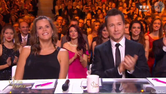 Laure Manaudou et Stéphane Rousseau, lors de la cérémonie de Miss France 2015 sur TF1, le samedi 6 décembre 2014.
