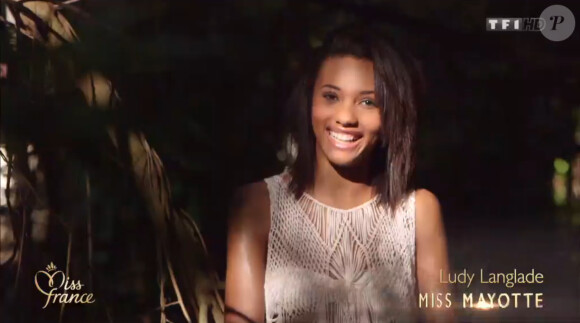 Ludy Langlade (Miss Mayotte) lors de la cérémonie de Miss France 2015 sur TF1, le samedi 6 décembre 2014.