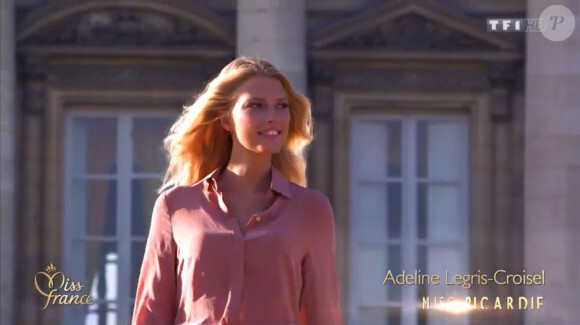 Adeline Legris-Croisel (Miss Picardie) lors de la cérémonie de Miss France 2015 sur TF1, le samedi 6 décembre 2014.