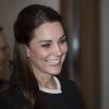 Kate Middleton, radieuse et enceinte, arrive au consulat britannique pour déjeuner avec les représentants de la communauté britannique résidant à New York, du monde des arts, de la culture et de l'entreprise, lors du 2ème jour de la visite officielle du couple aux Etats-Unis, le 8 décembre 2014.