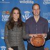Kate Middleton, la duchesse de Cambridge, enceinte et le prince William assistent à un match de la NBA opposant les Brooklyn Nets et les Cleveland Cavaliers, à New York, le 8 décembre 2014.