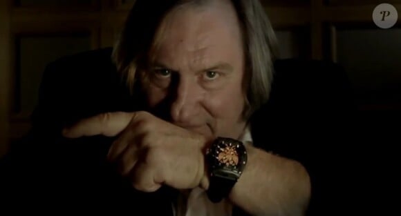 Gérard Depardieu menaçant dans une publicité Cvstos. (capture d'écran)