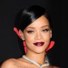 Rihanna, divine dans une robe Zac Posen, assiste à la première édition du Diamond Ball de la Clara Lionel Foundation. Beverly Hills, le 11 décembre 2014.