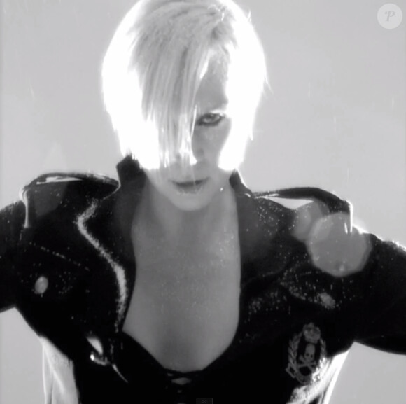 Gwendoline Christie - Calendrier de l'Avent du magazine Love - décembre 2014.