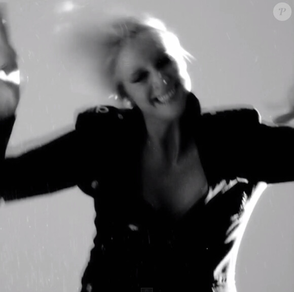 Gwendoline Christie - Calendrier de l'Avent du magazine Love - décembre 2014.