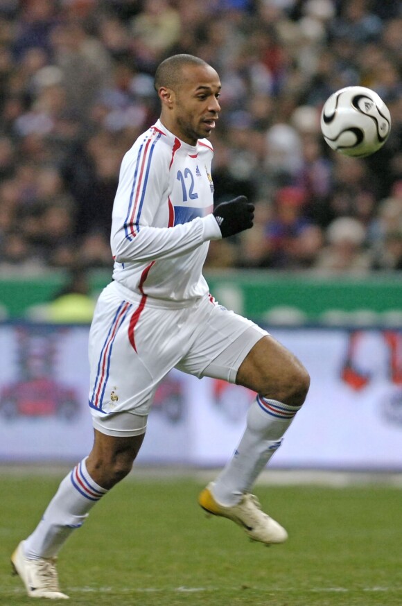 Thierry Henry sous le maillot de l'équipe de France face à la Slovaquie, le 1er mars 2006 au Stade de France à Saint-Denis