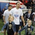  Zlatan Ibrahimovic et ses fils Maximilian et Vincent lors du match entre le Paris Saint-Germain et Rennes au Parc des Princes &agrave; Paris le 7 mai 2014 