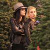 Exclusif - Kendall Jenner et Hailey Baldwin font l'achat d'un sapin de Noël. Los Angeles, le 17 décembre 2014.