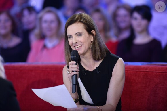 Carole Bouquet - Enregistrement de l'émission "Vivement Dimanche" à Paris, le 17 décembre 2014. L'émission est diffusée le 21 décembre 2014.