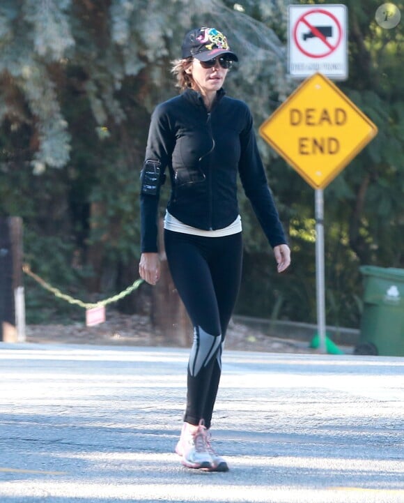 Lisa Rinna fait de la randonnée au Coldwater Canyon Park à Beverly Hills, le 25 novembre 2014. 