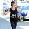  Lisa Rinna se rend &agrave; son cours de yoga &agrave; Studio City. Elle porte un T-shirt avec inscription "j'ai parl&eacute; de vous &agrave; mon psy"! le 30 aout 2014 