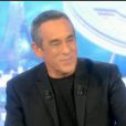 Thierry Ardisson présente Salut les Terriens sur Canal+, le samedi 20 décembre 2014.