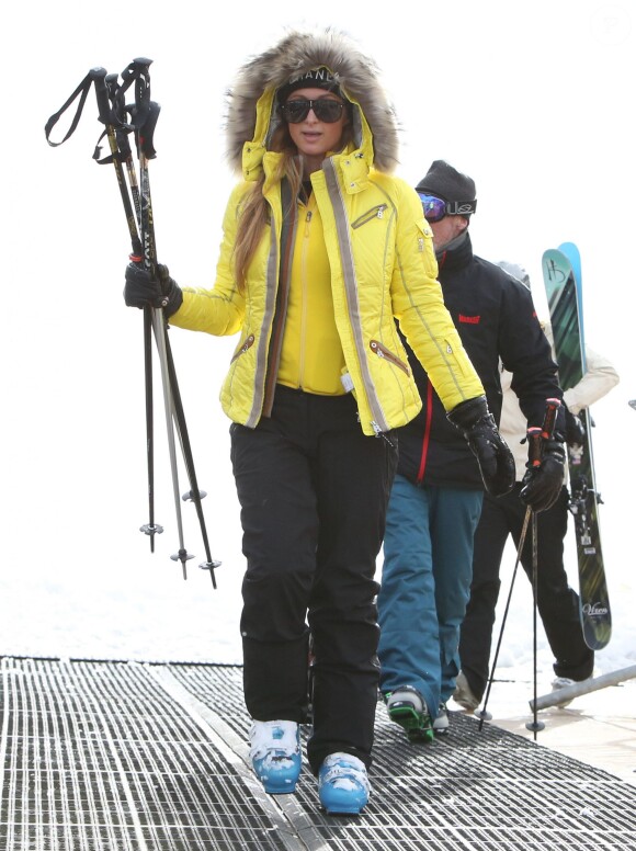 Paris Hilton fait du ski à Aspen, le 20 décembre 2014.