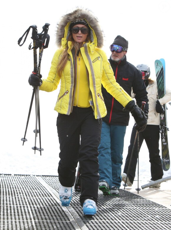 Paris Hilton fait du ski à Aspen, le 20 décembre 2014. 