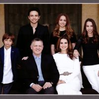 Rania de Jordanie : Glamour toujours pour une superbe photo de famille
