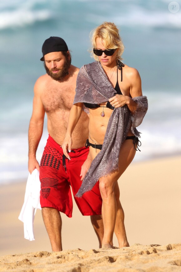 Pamela Anderson et son époux Rick Salomon à Hawaï, le 26 décembre 2014.