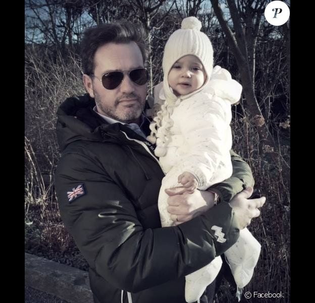 La princesse Leonore de Suède, fille de la princesse Madeleine, souhaite une bonne année 2015 avec son papa Christopher O'Neill, le 31 décembre 2014 sur la page Facebook de sa maman !