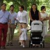 La princesse Madeleine de Suède, son mari Chris O'Neill et leur fille la princesse Leonore ont passé de bons moments avec la famille royale à la Villa Solliden lors de l'été 2014, dont certains filmés par SVT.