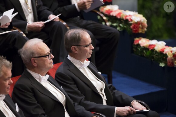 Patrick Modiano et Jean Tirole lors de la cérémonie de remise des Prix Nobel à Stockholm le 10 décembre 2014