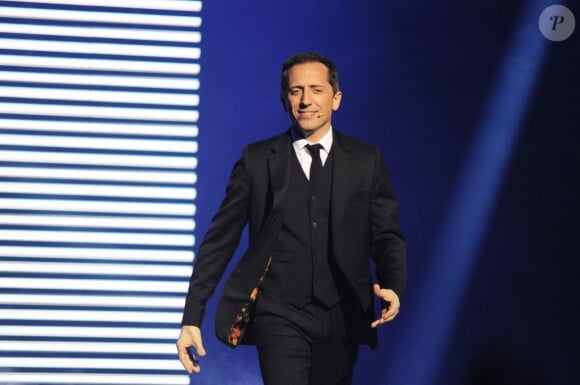 Exclusif - Gad Elmaleh sur scène, lors d'une représentation de son spectacle au Palais des Sports de Paris, pour fêter ses 20 ans de scène, le 12 décembre 2014.