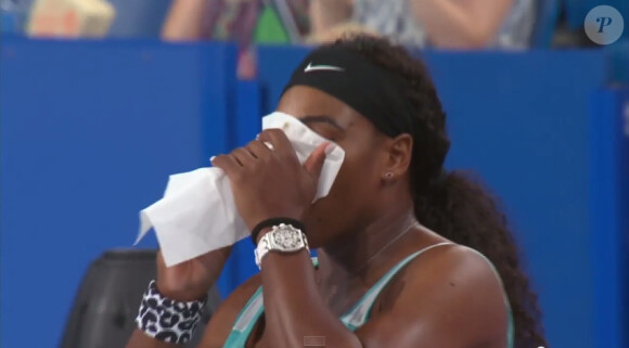 Serena Williams déguste un expresso lors de son match de Hopman Cup face à Flavia Pennetta, le 5 janvier 2014
