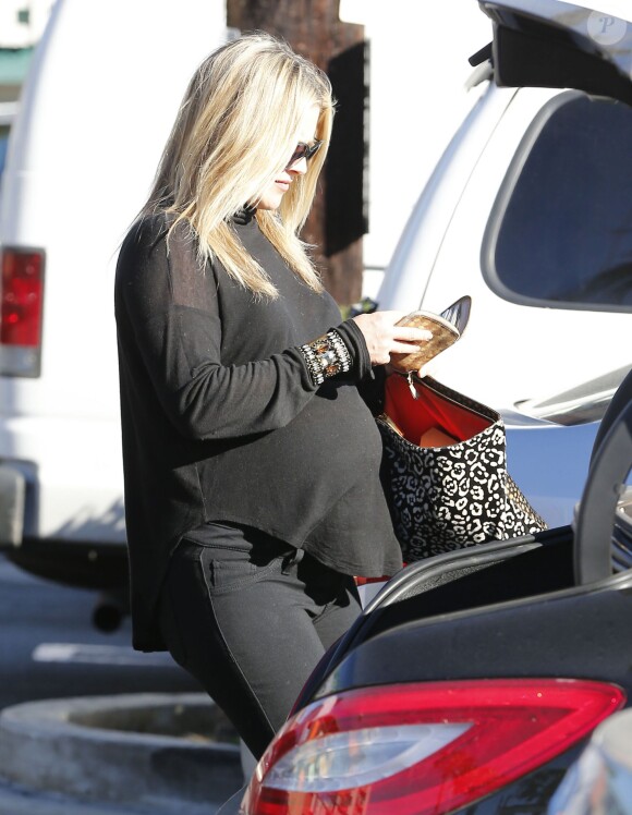 Ali Larter enceinte fait ses courses chez Whole Foods à West Hollywood, le 5 janvier 2015. 