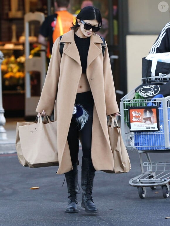 Kylie Jenner fait ses courses chez Ralphs à Calabasas, le 28 décembre 2014.