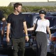  Exclusif - Miley Cyrus et son petit-ami Patrick Schwarzenegger se prom&egrave;nent avec un ami &agrave; Malibu, le 30 novembre 2014.&nbsp;  