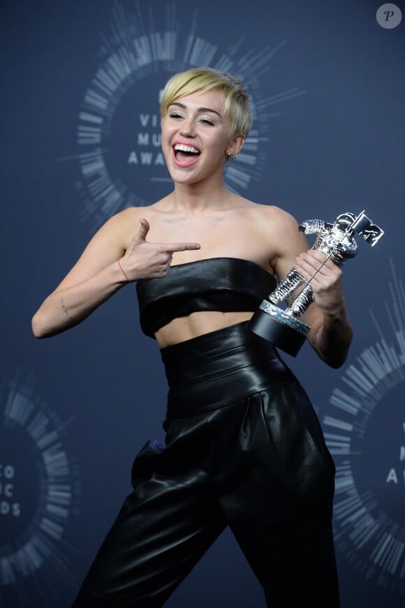 Miley Cyrus à la Cérémonie des MTV Video Music Awards à Inglewood, le 24 aout 2014  